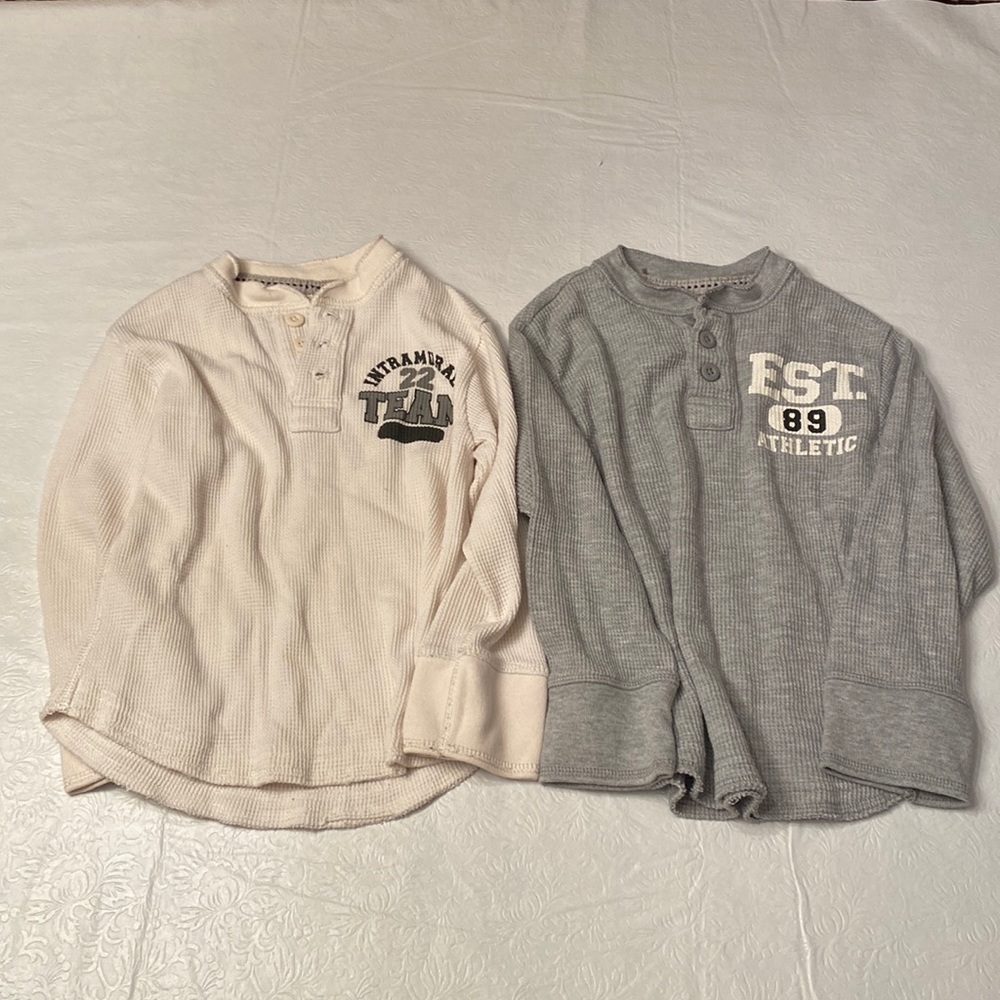 Children’s Place Boys Size 4 Waffle Knit Long Sleeve Shirts- Grey and White